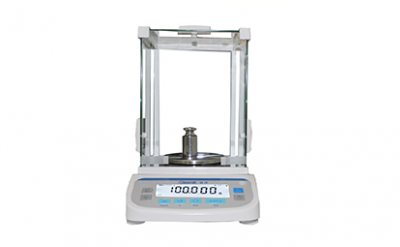 萬分之一天平能否使用在實(shí)驗(yàn)室呢？在實(shí)驗(yàn)室使用精度是否過高了